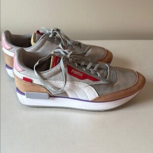 Puma Gray and White Sneakers Retro-Inspired Design